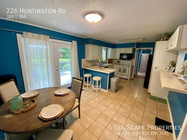 Building Photo - 226 Huntington Rd