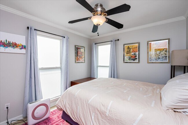 Building Photo - 616 E Davie St