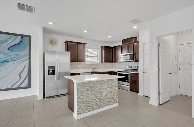 Building Photo - 1140 Sugarwood St