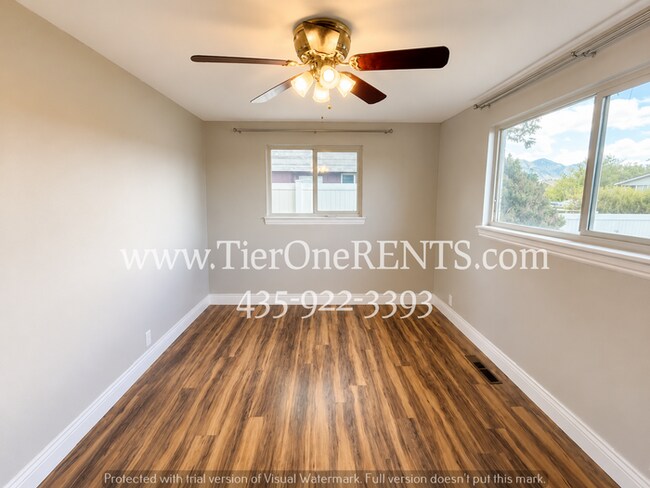 Building Photo - This property offers a NO DEPOSIT option available for qualified renters!