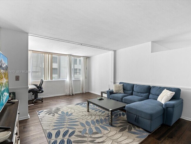 Building Photo - 5005 Collins Ave