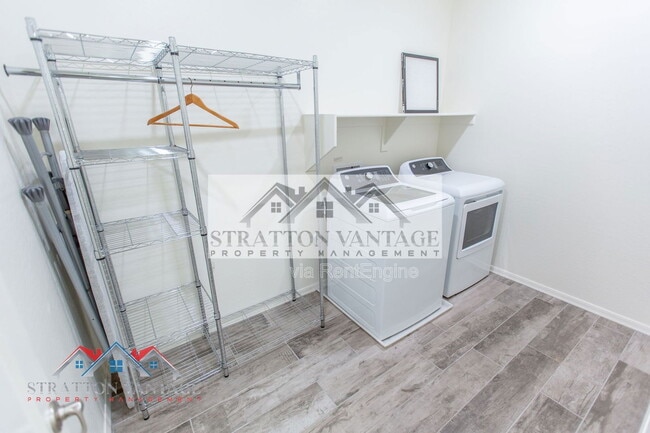 Building Photo - 1953 W Kinfield Trail