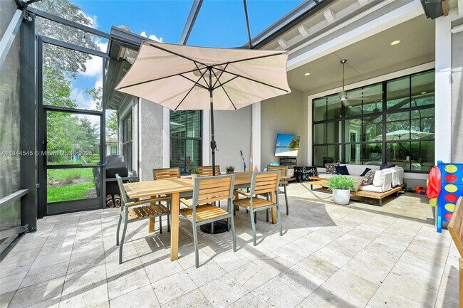Building Photo - 8855 Watercrest Cir W