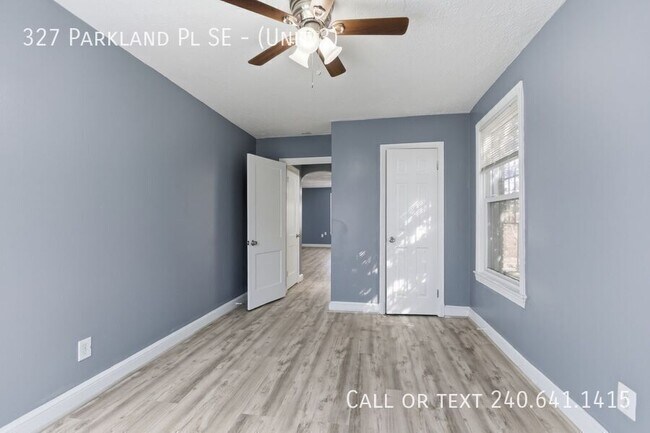 Building Photo - 327 Parkland Pl SE