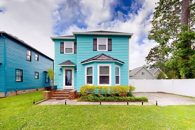 Building Photo - 1563 Elizabeth Rd