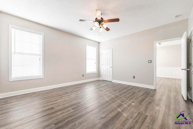 Building Photo - 206 Beau Claire Cir