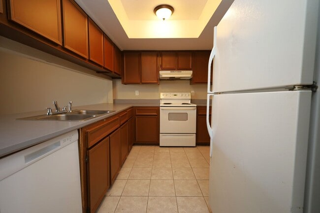 Building Photo - 1307 Baytree Dr