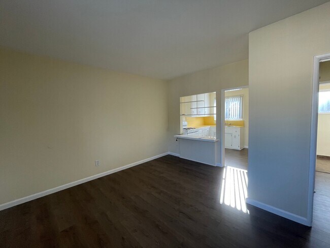Building Photo - 14207 Sylvan St