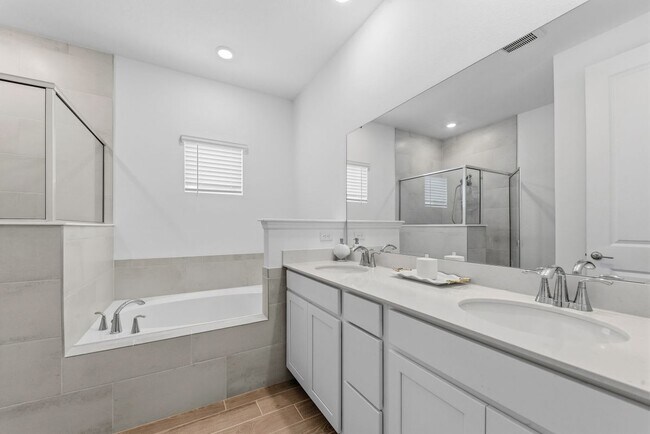 Building Photo - 479 Kingbird Dr