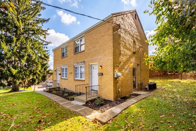 Building Photo - AVAILABLE FOR AUGUST 7TH!! Don't miss this FANTASTIC 1-bedroom in Penn Hills!