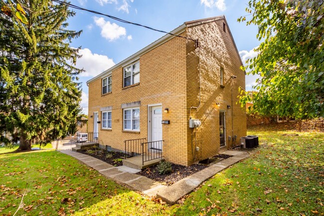 Building Photo - AVAILABLE JULY 1st!! FANTASTIC 1-bedroom i...