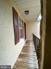 Building Photo - 168 Valley Stream Cir