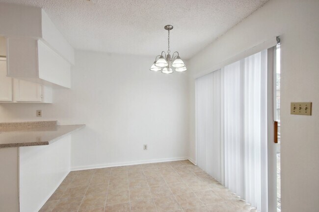 Building Photo - 13411 Creek Springs Dr