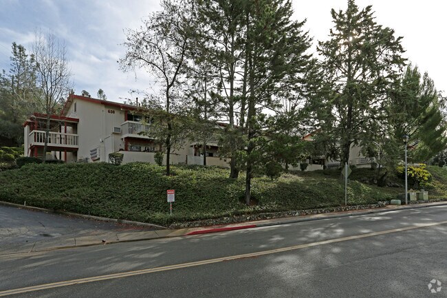 Building Photo - Auburn Apartments