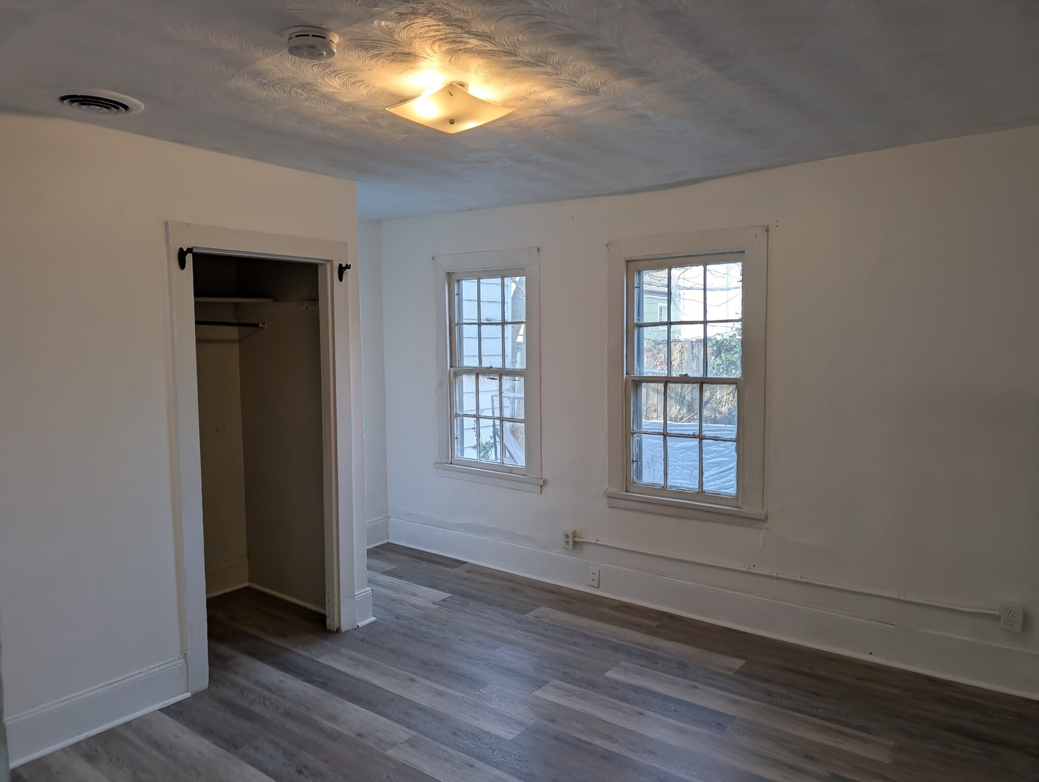 Building Photo - 307 East St