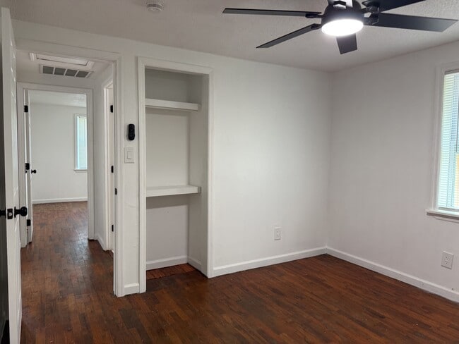 Building Photo - 239 Jenks St