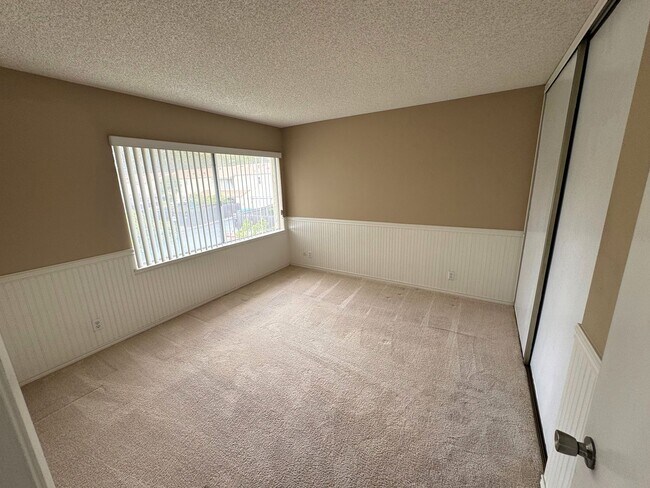 Building Photo - 7313 Unicorn Cir