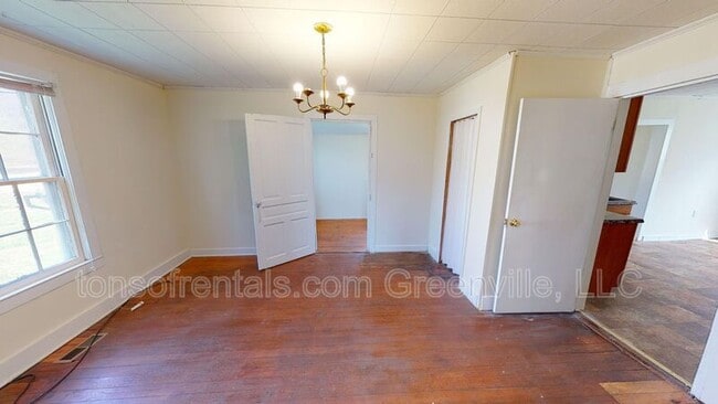 Building Photo - 359 Carney St