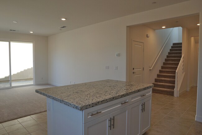 Building Photo - 41515 Stanford Rd