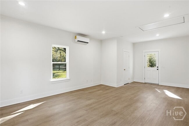 Building Photo - 309 Honey Ridge Rd