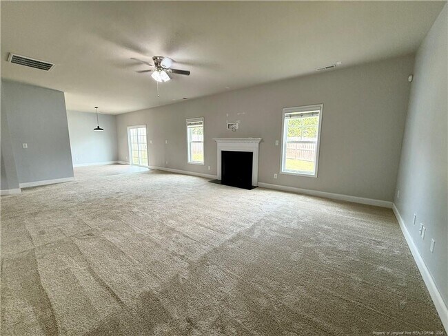 Building Photo - 260 Trenton Pl