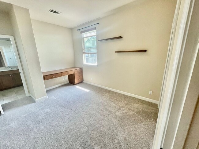 Building Photo - Pet friendly House Santa Maria