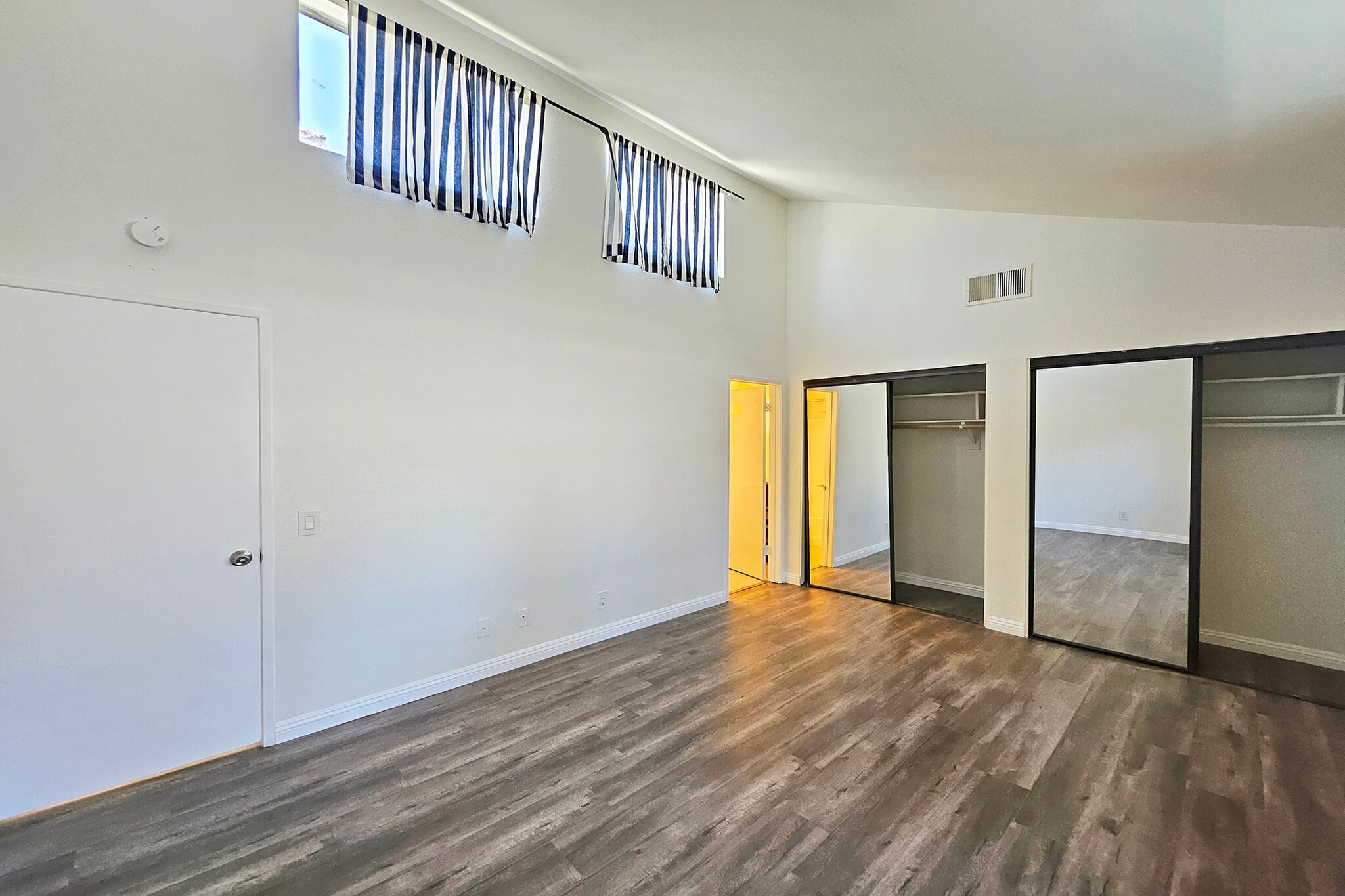 Building Photo - 1454 E Orange Grove Blvd
