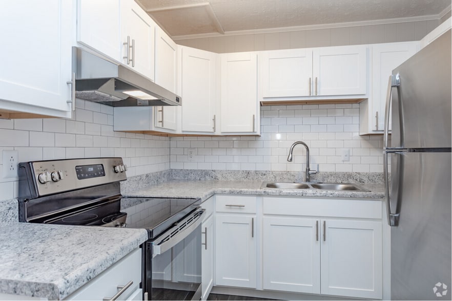Interior Photo - Cedar Heights