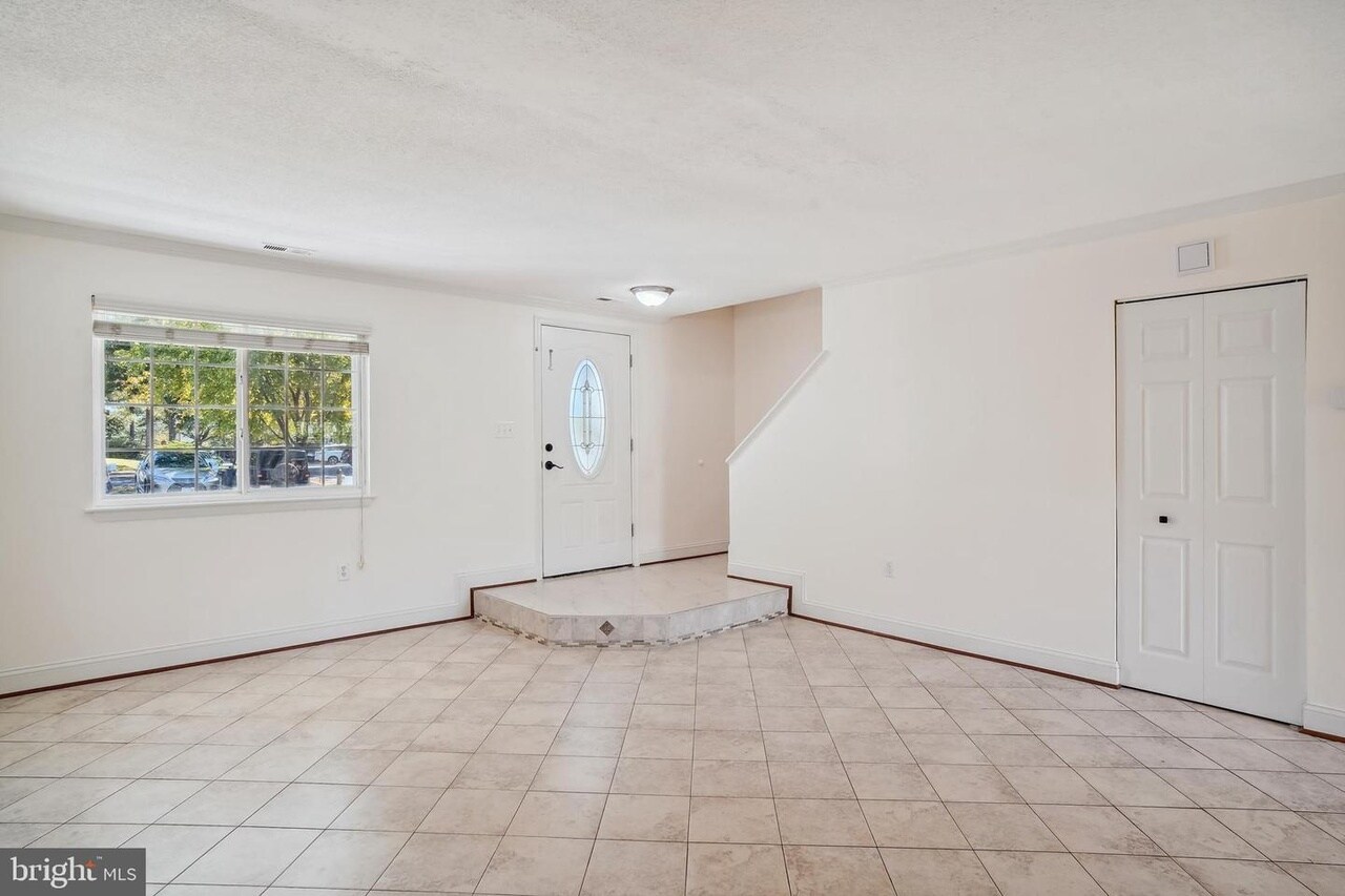 Building Photo - 11444 Herefordshire Way