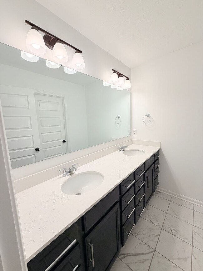 Building Photo - 4195 Risen Star Way