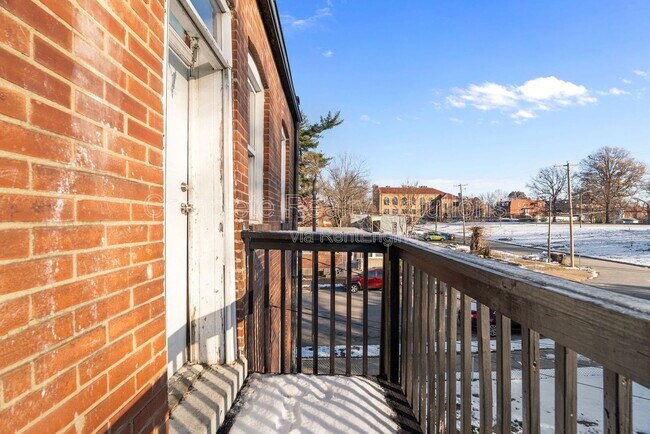 Building Photo - 4102 California Ave