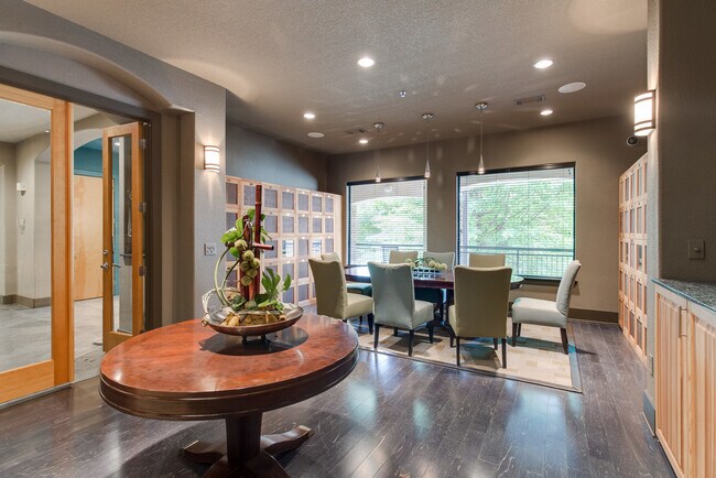Building Photo - 2-Bed/2-Bath in Green Hills/Belmont/Vanderbilt