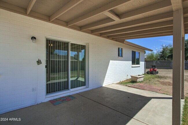 Building Photo - 5111 W Beverly Ln