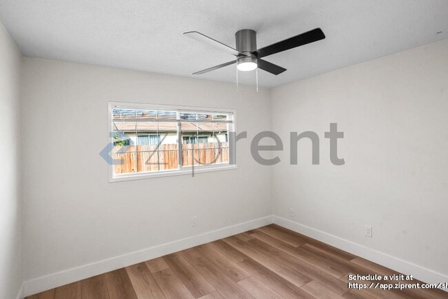 Building Photo - 451 Helen Ave