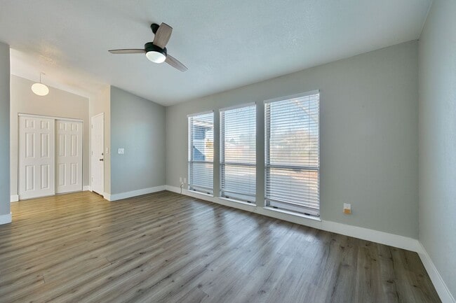 Building Photo - 7936 Sunrise Greens Dr