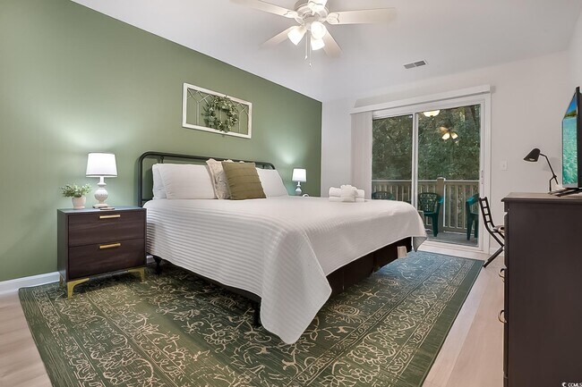 Building Photo - 1204 River Oaks Dr