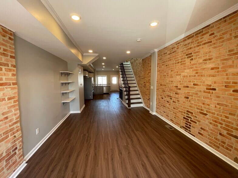 Living room - 124 S Highland Ave