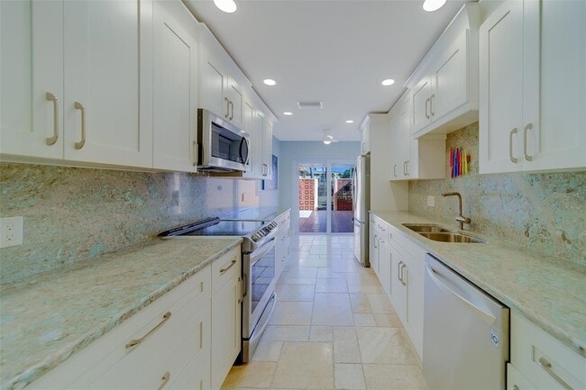 Building Photo - 170 Boca Ciega Point Blvd S