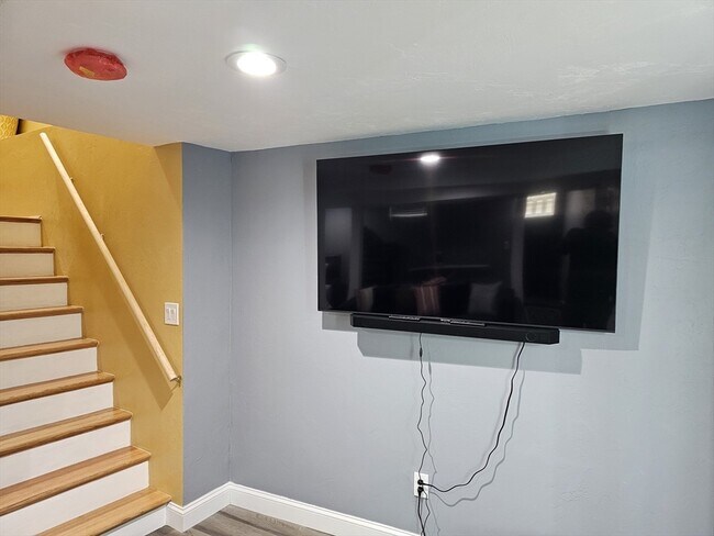 Building Photo - 5 Scrimgeour Rd