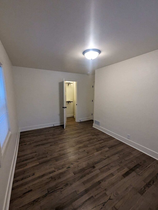 Building Photo - 622 S Woodland Ave