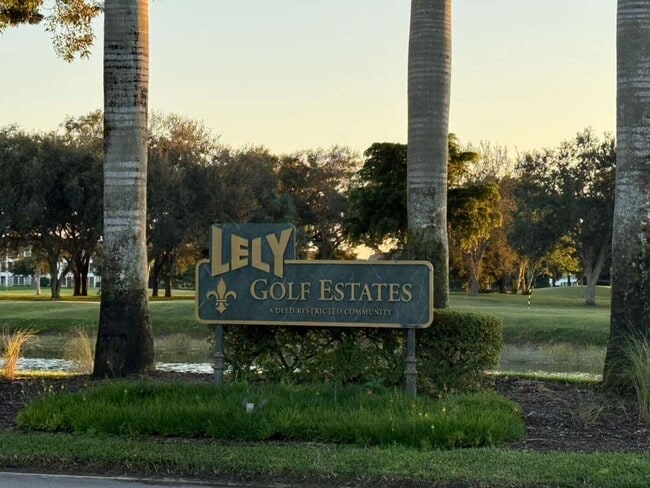 Building Photo - Pet Friendly 4 bedroom with private pool in Lely Golf Estates