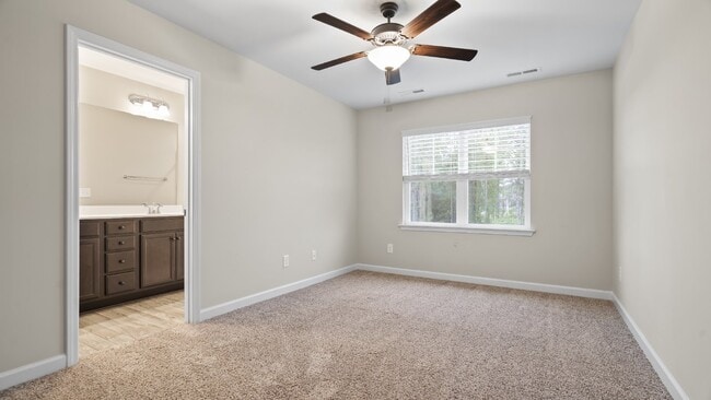 Building Photo - Marshall Farm Townhome