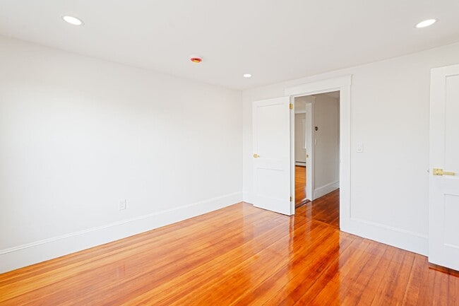 Building Photo - 4BR Home in Hopkinton MA | Rent or Rent-to-Own Option