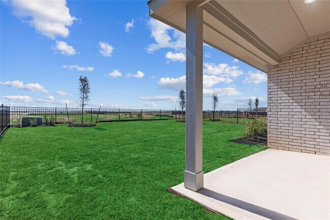 Building Photo - 27531 Sunterra Village Dr