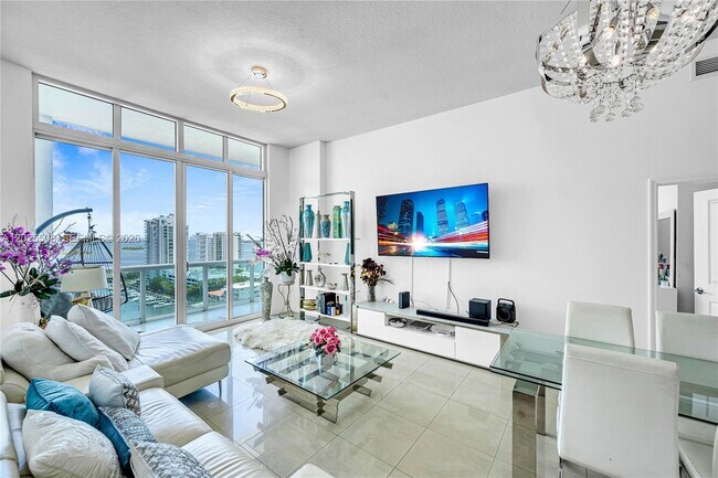 Building Photo - 7900 Harbor Island Dr