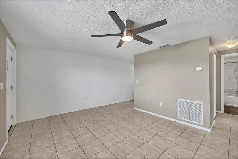 Building Photo - 12298 Buffing Rd
