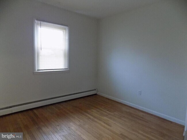 Building Photo - 3168 Middle Creek Rd