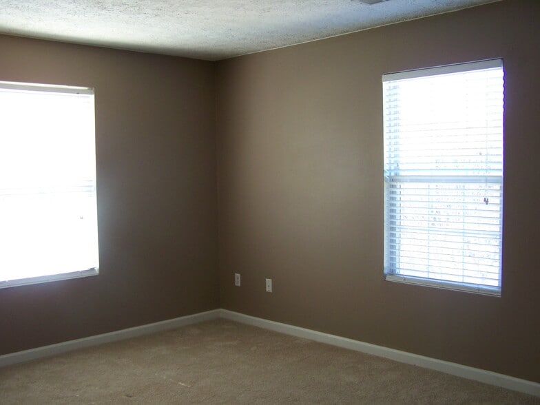 2nd bedroom - 141 Brookland Ter