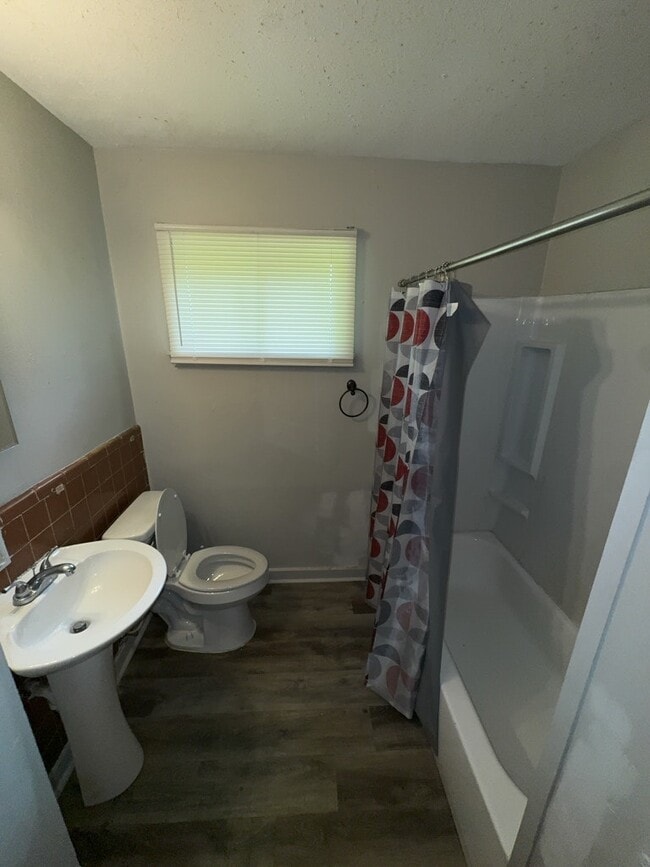 Building Photo - 5558 Queen Mary Ln