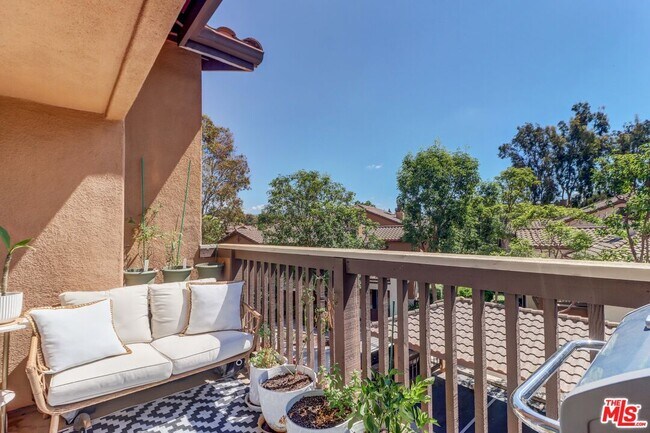 Building Photo - 2960 Champion Way